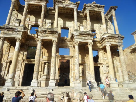 Die Celsus Bibliothek (Anfang des 2. Jh.s n. Chr.)