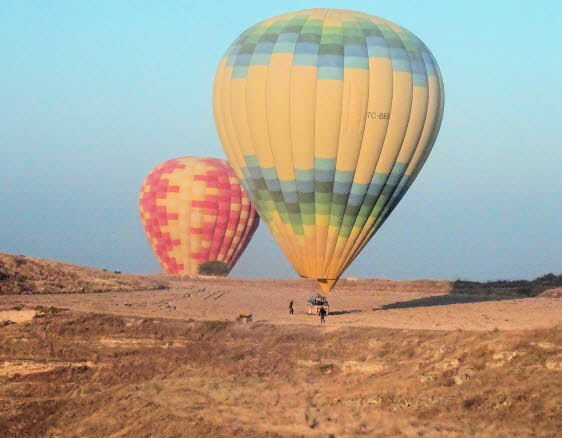Pamukkale im November 2023: Ballonfahrten sind beliebt