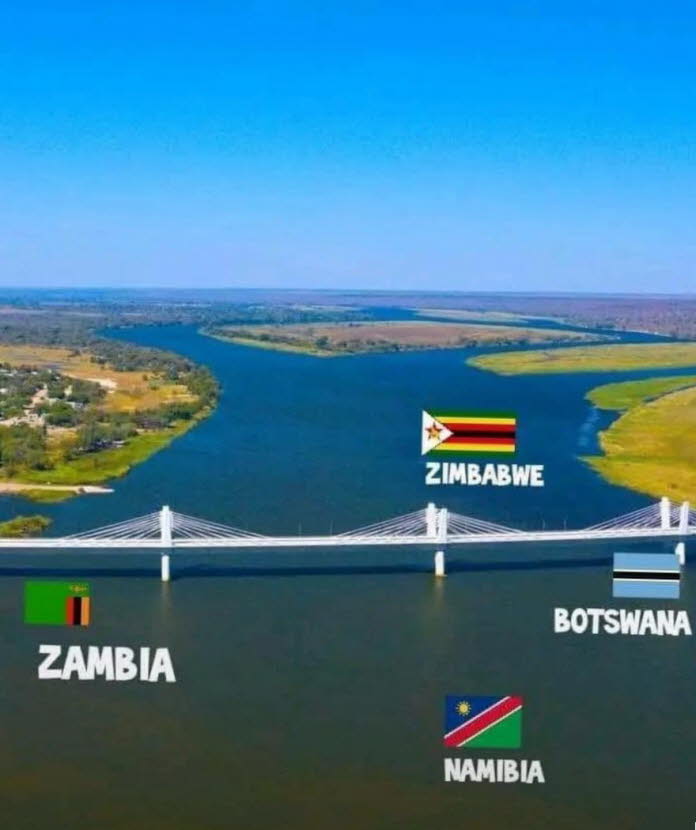 Sambesi-Fluss: Der Sambesi entspringt in der Lundaschwelle an der Grenze zwischen Sambia und der Demokratischen Republik Kongo.  Er durchzieht Angola, Namibia, Botswana, Simbabwe und Mosambik.  Er mndet in den Indischen Ozean. Der Sambesi bildet die Gren
