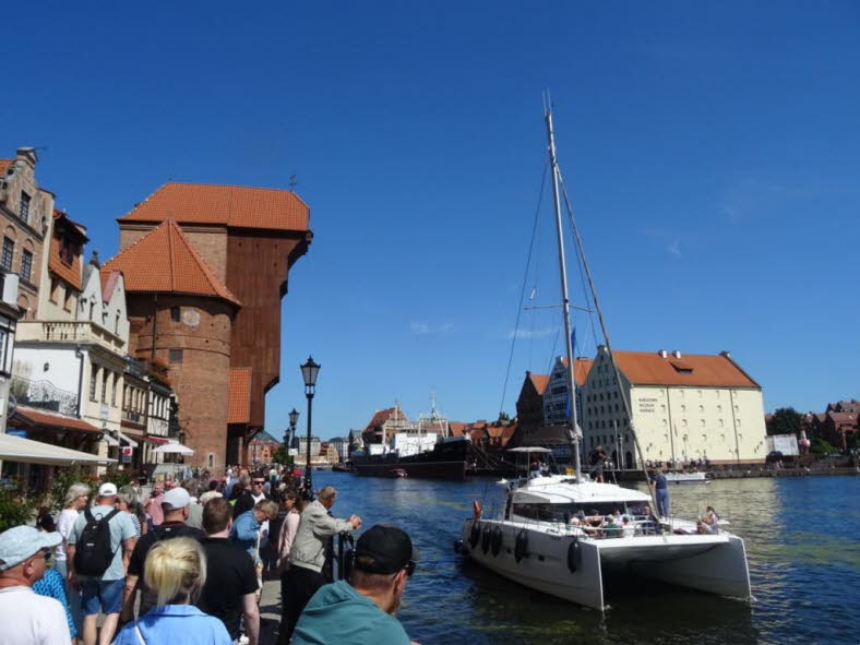 Danzig (Gdansk) hat sich in den letzten 20 Jahren von einer traditionsreichen, aber wirtschaftlich angeschlagenen Industriestadt zu einer der modernsten, wohlhabendsten und dynamischsten Metropolen Europas gewandelt. Die Entwicklung umfasst umfassenden De