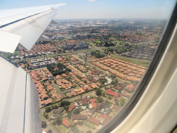 Im Jahr 2022 hat die durchschnittliche Arbeitslosenquote in Sdafrika rund 33,50 Prozent betragen.  Bei den Coloureds liegt die Arbeitslosenrate lediglich bei 20%, und bei den weien Sdafrikanern liegt sie bei nur knapp 8%, bei den Schwarzen bei 40 %.Ein
