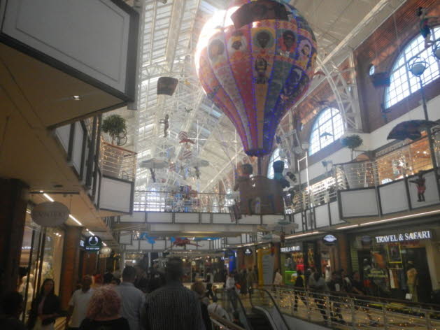 und Luxusmalls: Das grte Einkaufszentrum von Afrika: Canal Walk in Kapstadt