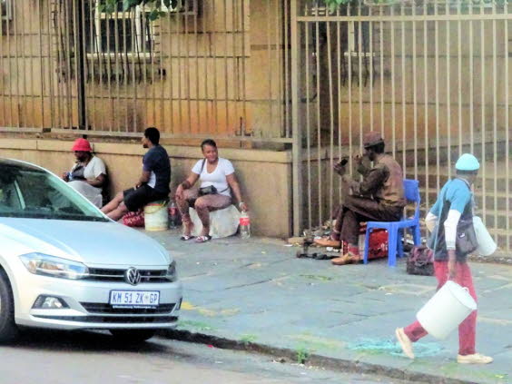 Sdafrika auch im Jahr 2023 weiterhin zu den gefhrlichsten Lndern der Welt  neben Mexiko, Brasilien oder Peru. Die Kriminalittsrate ist sehr hoch, hauptschlich in den am strksten benachteiligten stdtischen Gebieten. Diese schwere Kriminalitt in Sd
