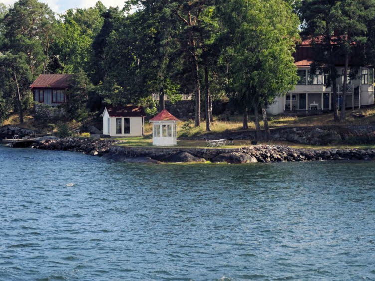 Das markierte Objekt in Ihrem Bild ist die Spirit of Helsinki, eine beeindruckende Rennyacht, die unter anderem f�r ihre Teilnahme an der Ocean Globe Race-Weltumsegelung bekannt ist.