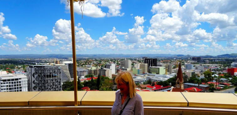 Der Name Windhoek stammt aus dem Afrikaans und bedeutet Windecke oder windige Ecke. Zu Beginn der deutschen Kolonialzeit war die Schreibweise Windhuk blich, heute wird sie nicht mehr verwendet. Das Gebiet um Windhoek wurde seit Jahrtausenden von de
