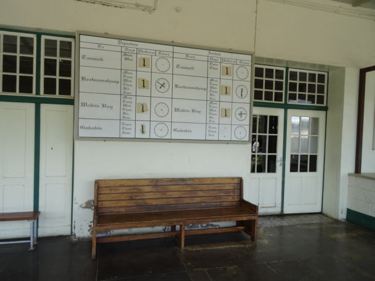 Im Jahr 1990, als Namibia von Sdafrika unabhngig wurde, erlebte die Stadt eine starke Belebung in politischen, kulturellen und touristischen Aspekten und die Einwohnerzahl stieg schnell an.