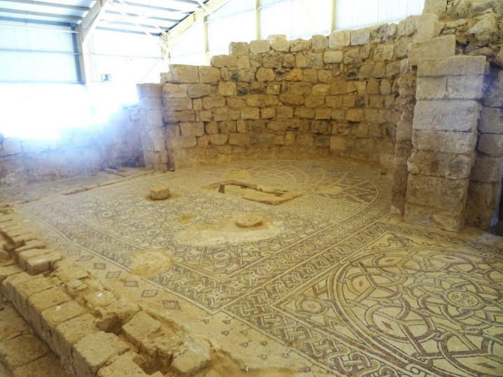 Mosaikboden in der byzantinischen Stephanuskirche in Umm ar-Rasas