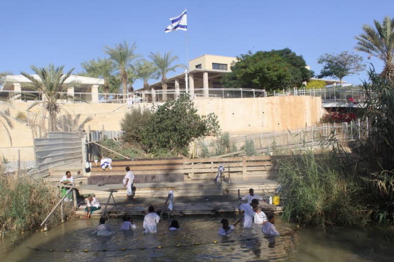 Israel und Jordanien sind ohne Bewachung �ber den Jordan verbunden