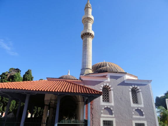 Die Suleiman Moschee liegt in der Altstadt von Rhodos (2)