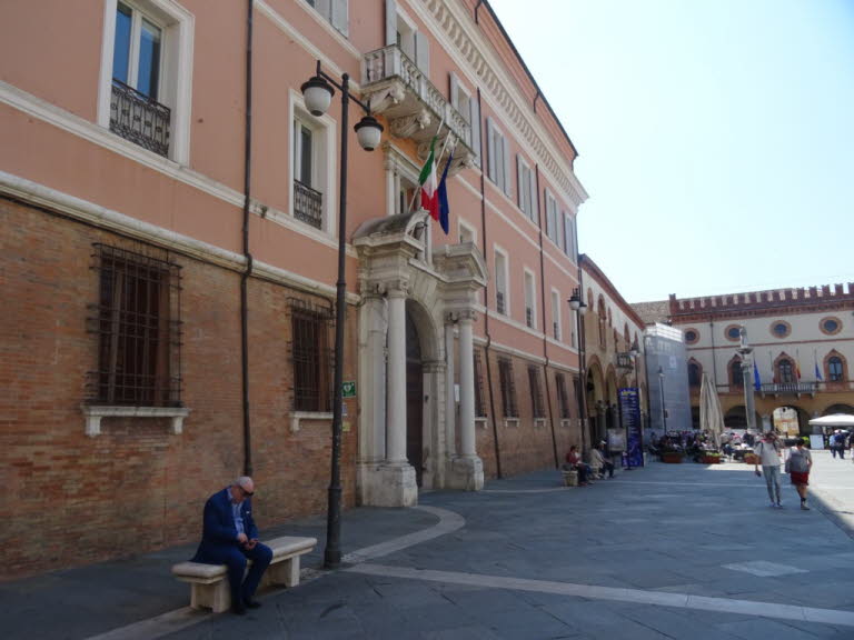 Palazzo Comunale am Piazza del Popolo in Ravenna, dem politischen und symbolischen Zentrum der Stadt seit dem Mittelalter